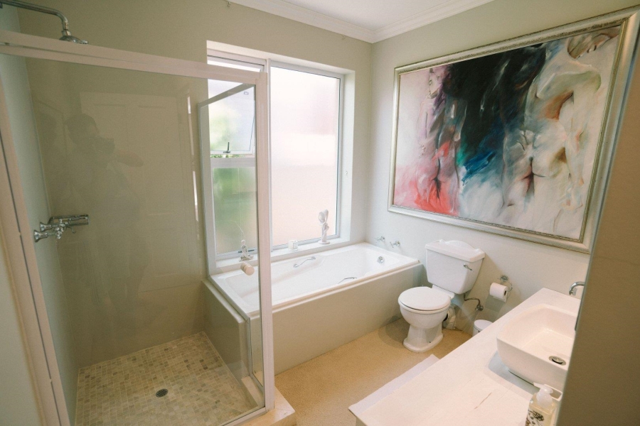 To Let 4 Bedroom Property for Rent in Sunset Links Western Cape